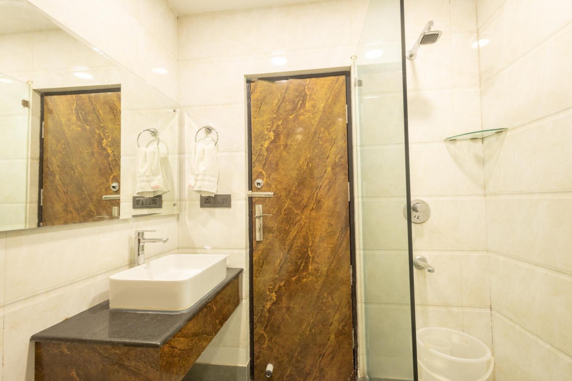 Hotel Cosmo Near Blk Hospital Karol Bagh Делі Екстер'єр фото