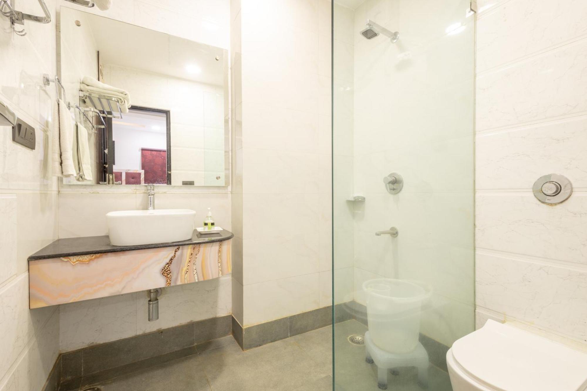 Hotel Cosmo Near Blk Hospital Karol Bagh Делі Екстер'єр фото