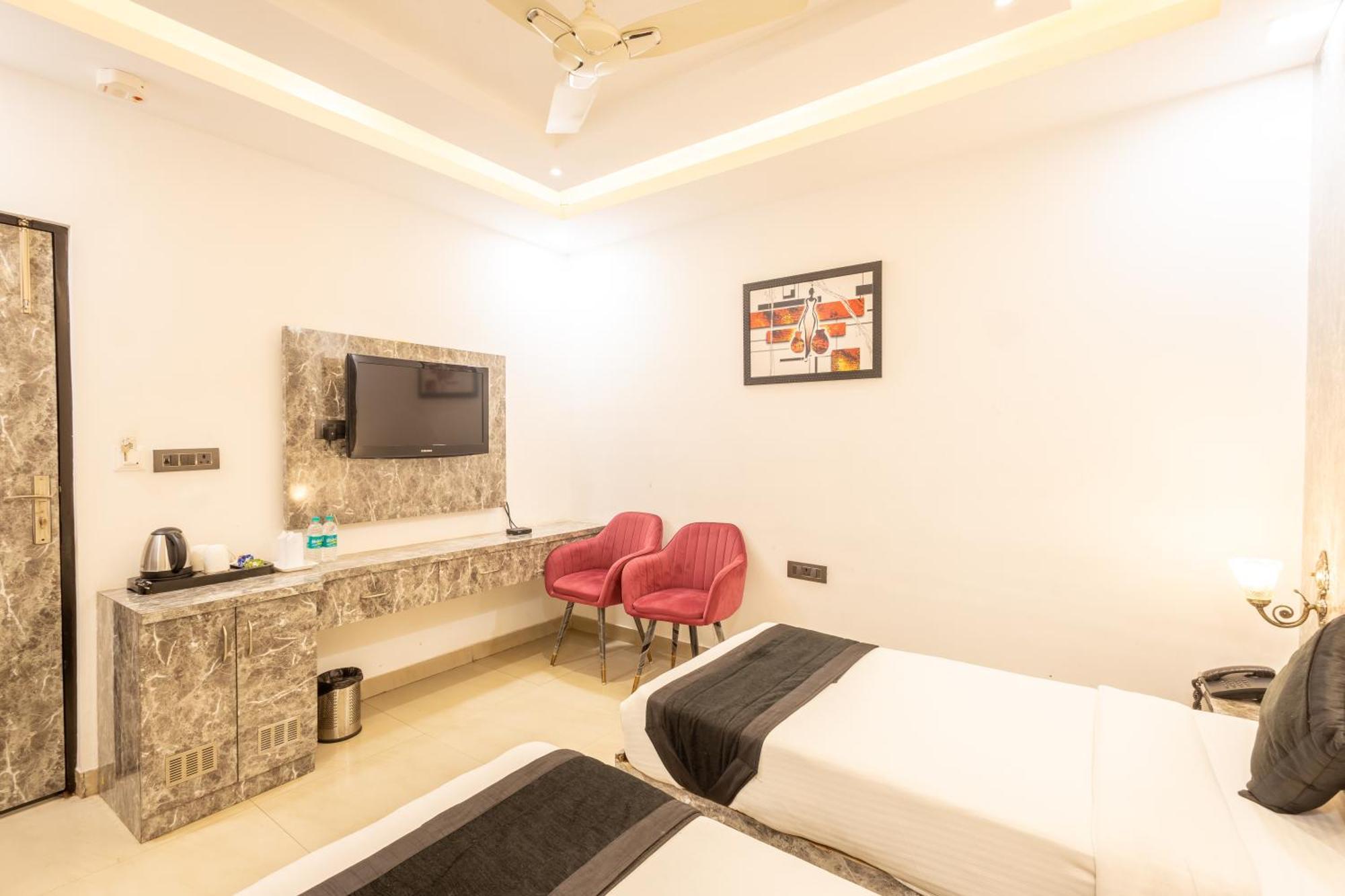 Hotel Cosmo Near Blk Hospital Karol Bagh Делі Екстер'єр фото