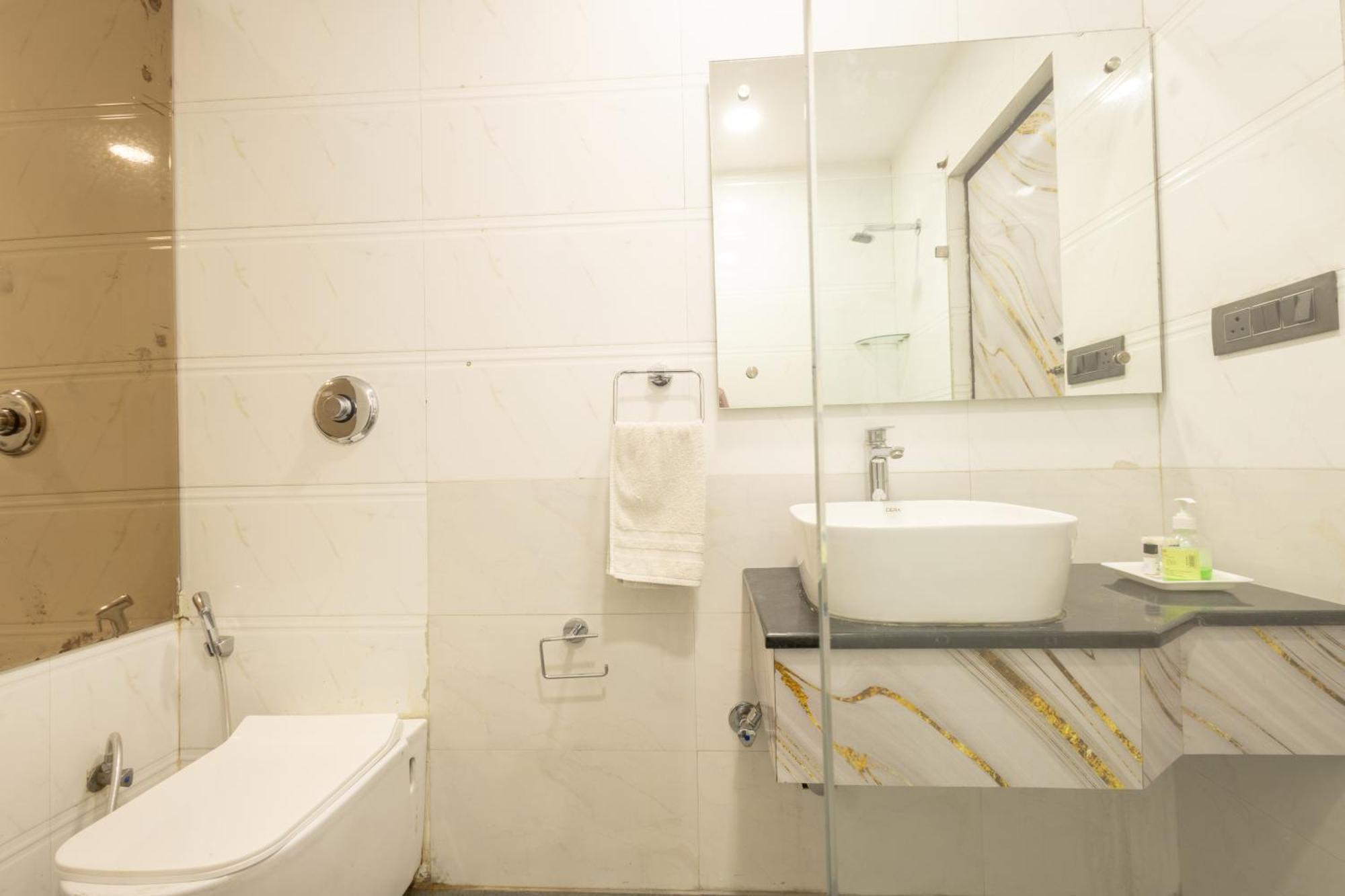 Hotel Cosmo Near Blk Hospital Karol Bagh Делі Екстер'єр фото