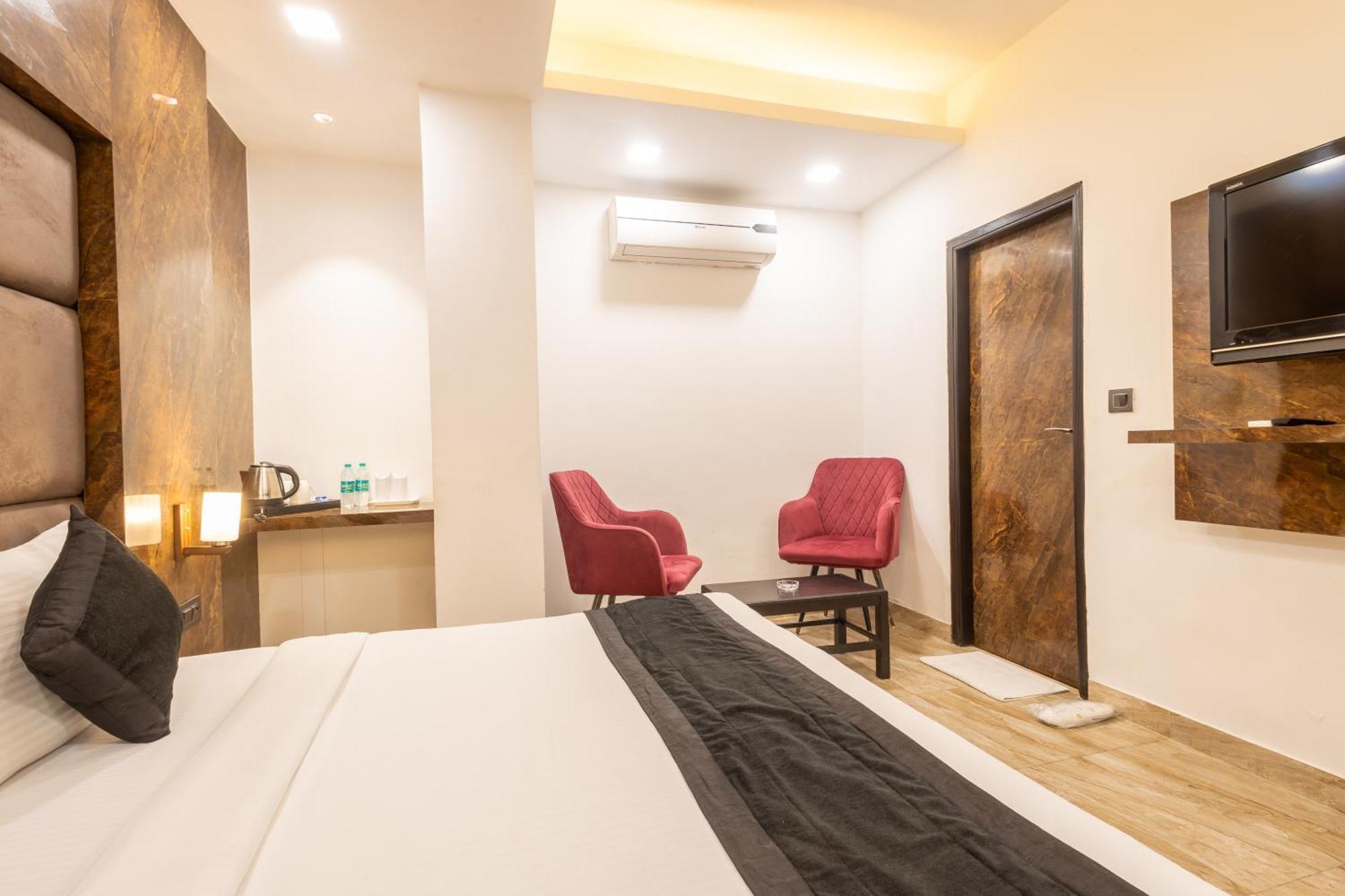 Hotel Cosmo Near Blk Hospital Karol Bagh Делі Екстер'єр фото
