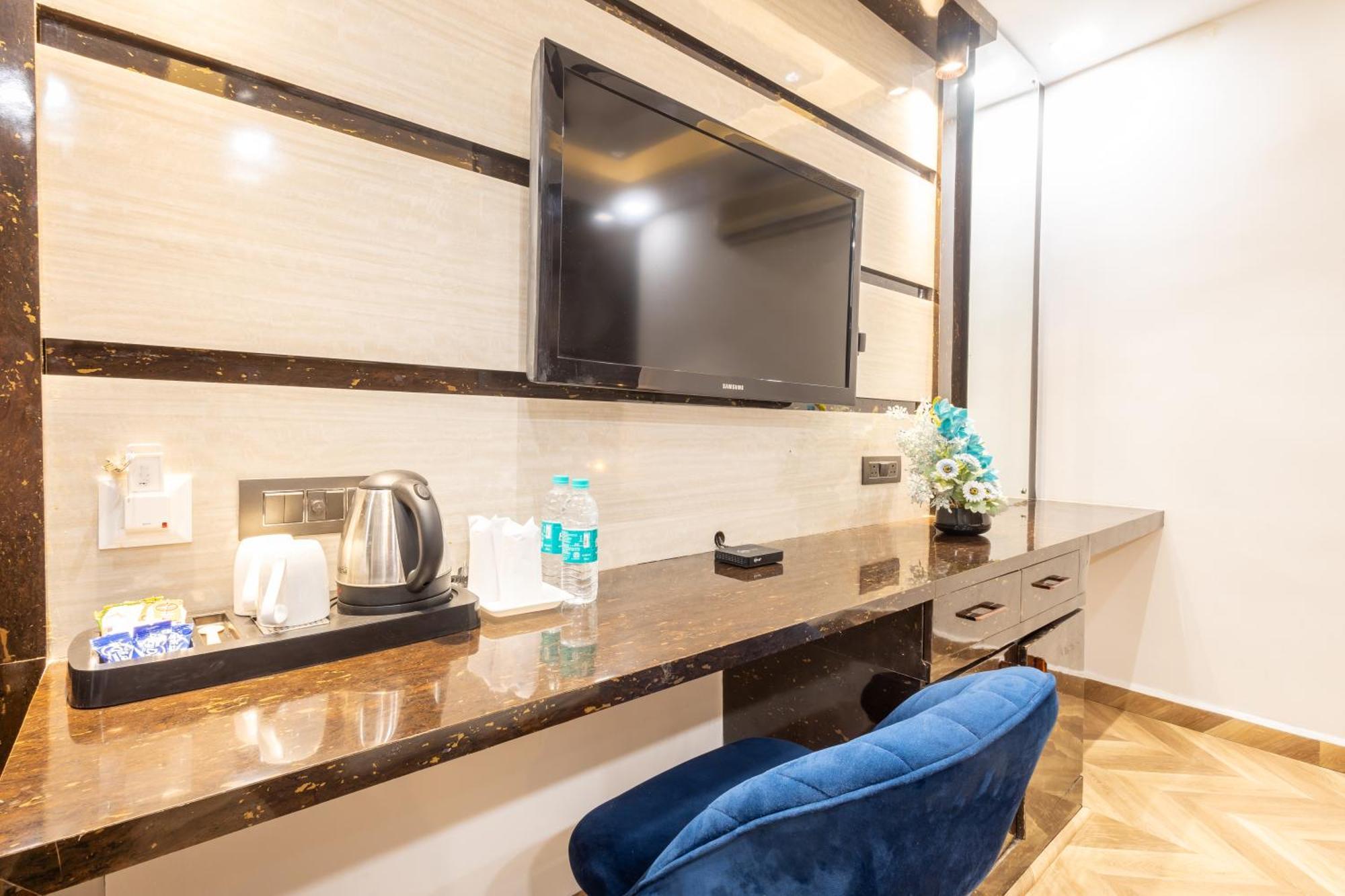 Hotel Cosmo Near Blk Hospital Karol Bagh Делі Екстер'єр фото