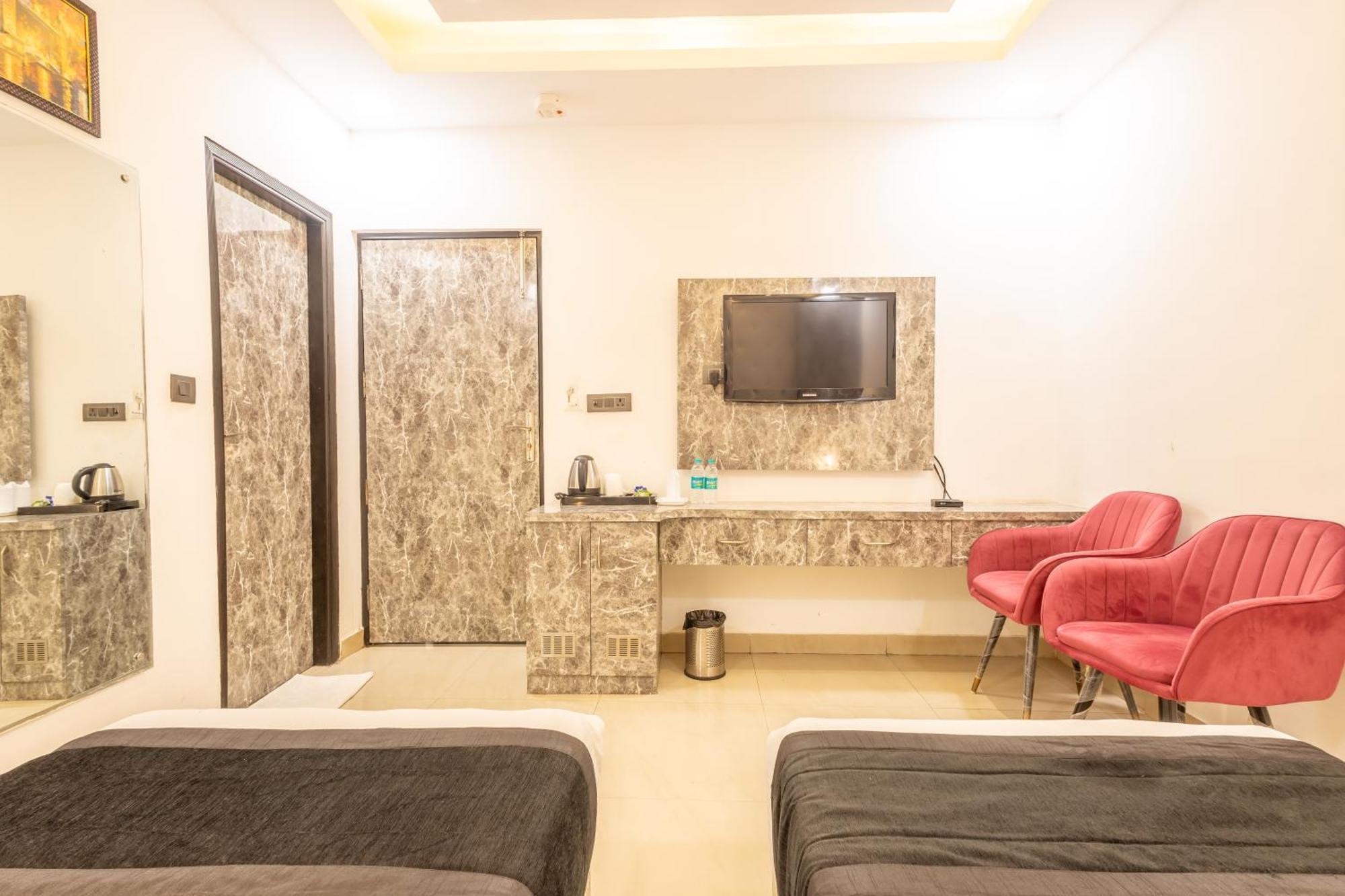 Hotel Cosmo Near Blk Hospital Karol Bagh Делі Екстер'єр фото