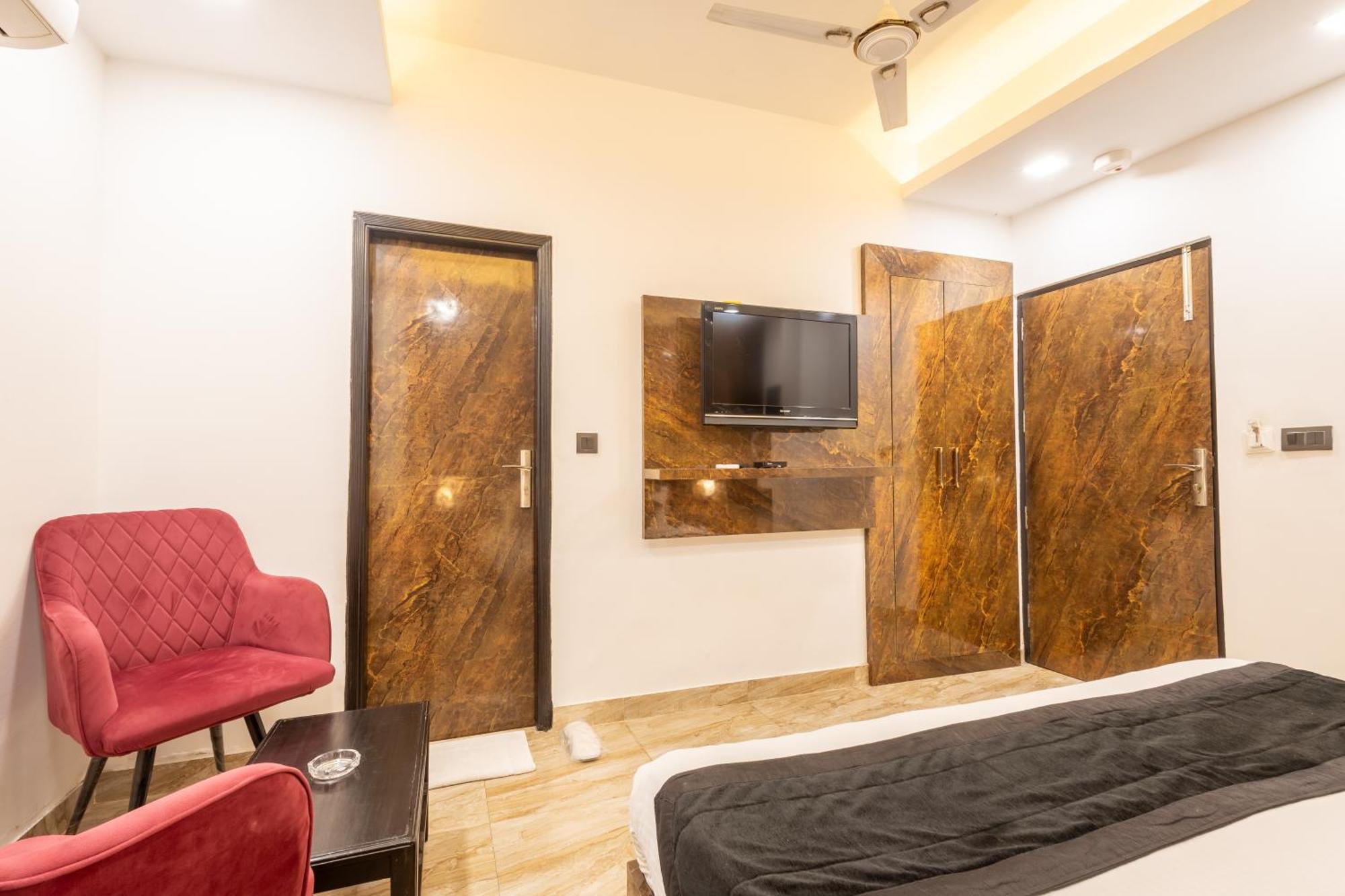 Hotel Cosmo Near Blk Hospital Karol Bagh Делі Екстер'єр фото